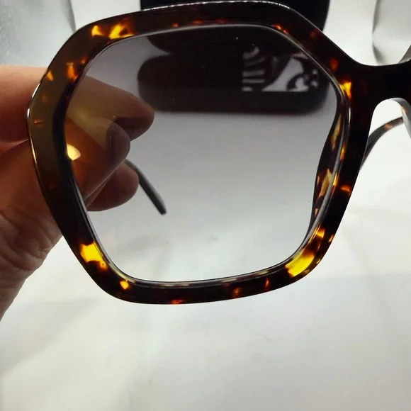 Marc Jacobs Brown Tortoise Sunglasses - Picture 9 of 12